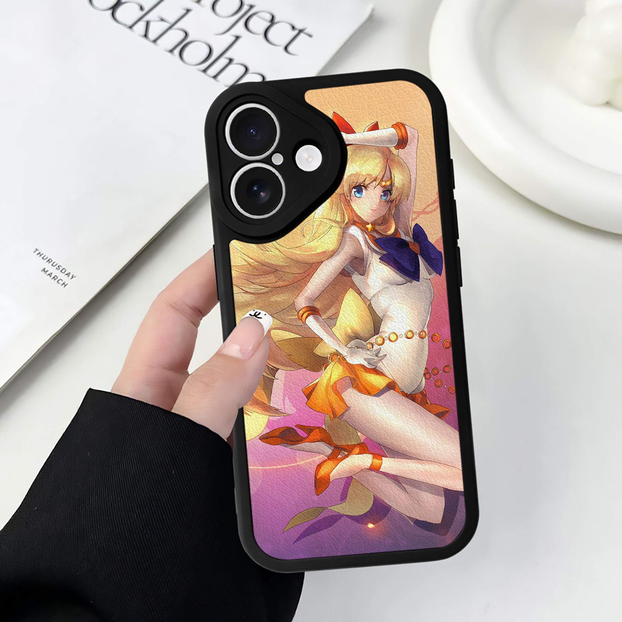 （画像用） 美少女戦士セーラームーン Sailor Moon 【iPhone 16シリーズ対応】シリコンスマホケース（レザー調） 材質：シリコン
